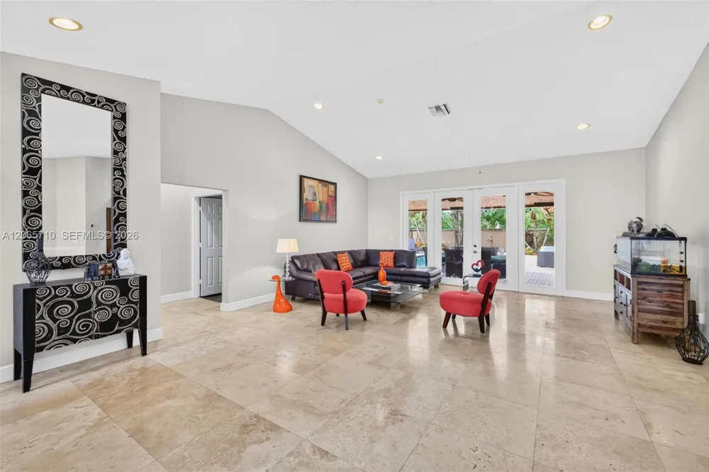 581 NW 110th Ave Plantation, FL 33324