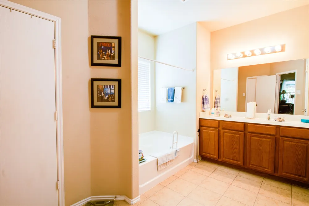 5005 Spyglass Hill Lane Denton, TX 76208