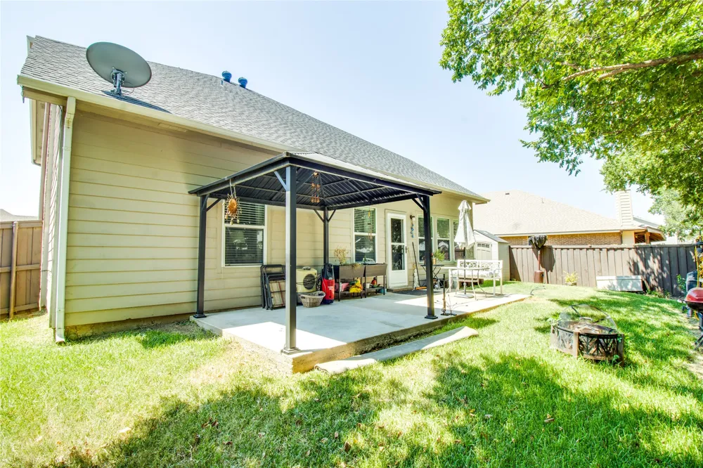 5005 Spyglass Hill Lane Denton, TX 76208