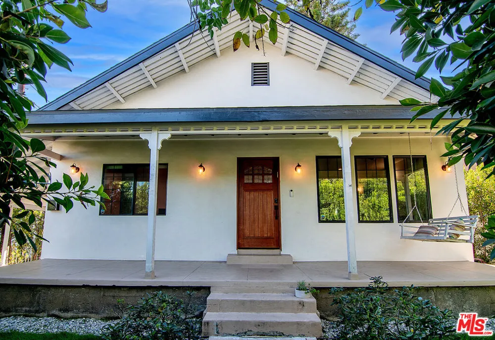 13220 Erwin Street Van Nuys, CA 91401