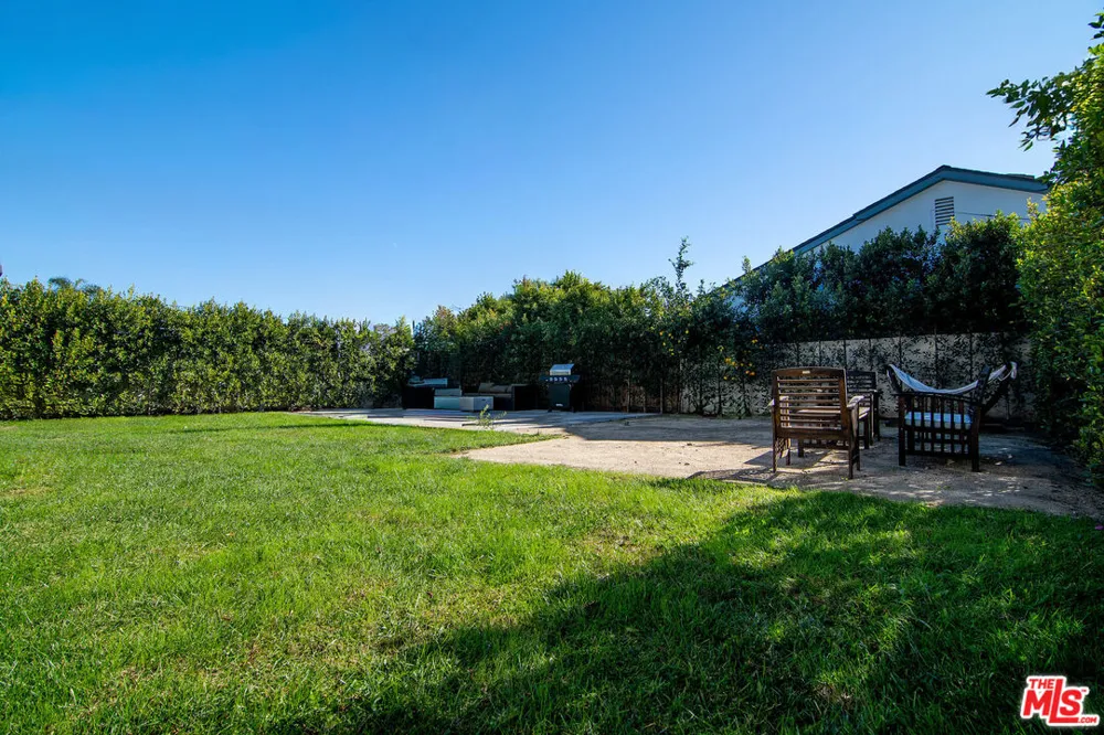 13220 Erwin Street Van Nuys, CA 91401