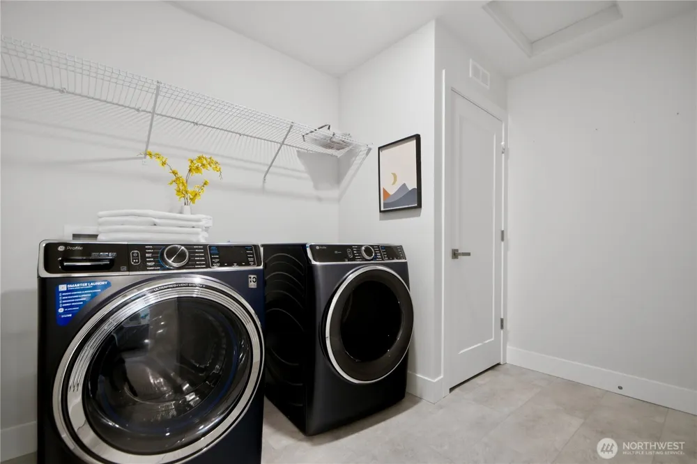18733 14th Place W Lynnwood, WA 98037