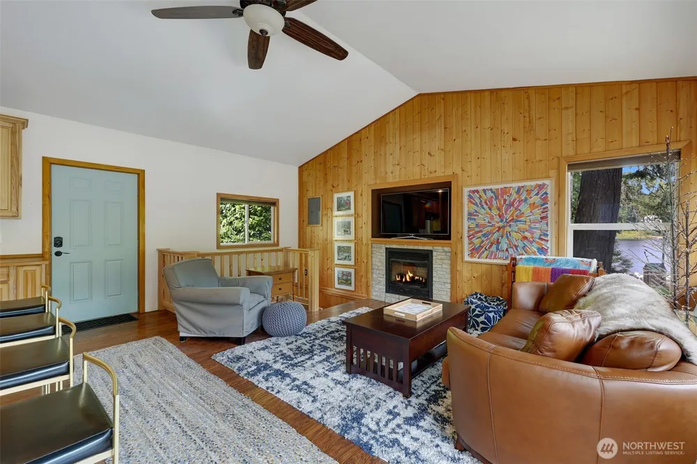 292 NE Lake Drive Tahuya, WA 98588
