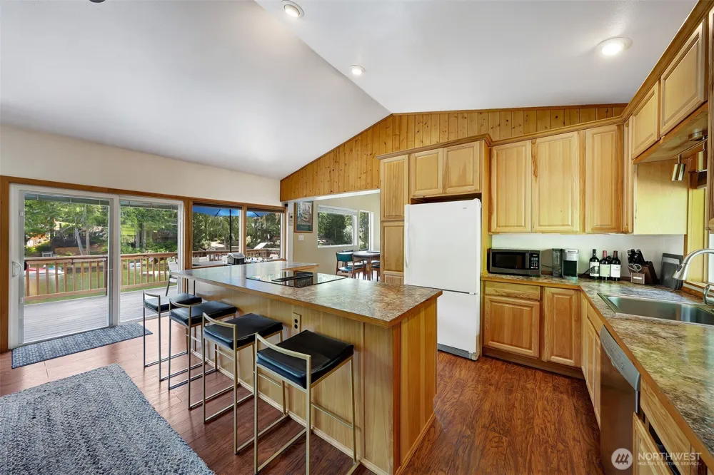 292 NE Lake Drive Tahuya, WA 98588