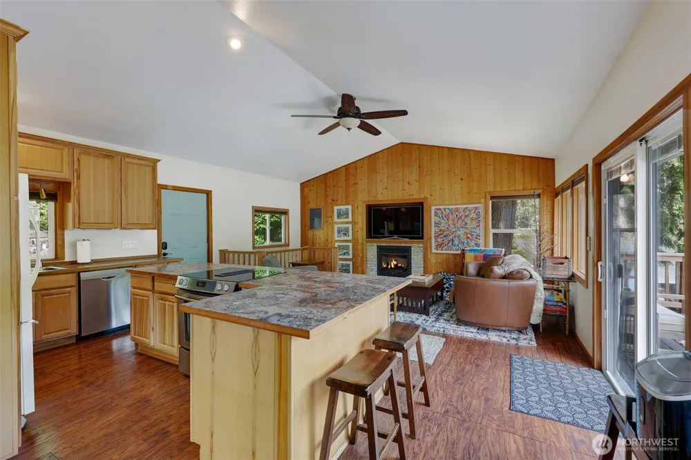 292 NE Lake Drive Tahuya, WA 98588