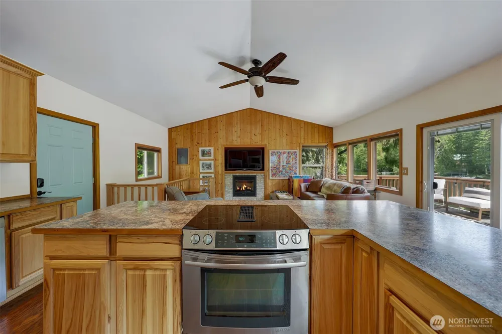 292 NE Lake Drive Tahuya, WA 98588