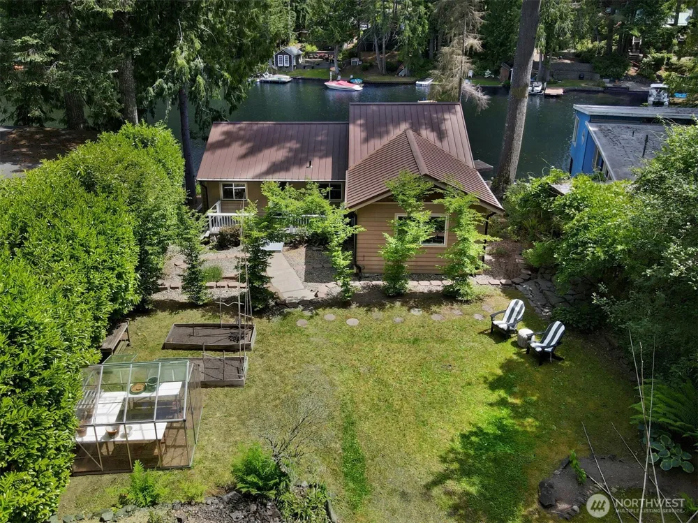 292 NE Lake Drive Tahuya, WA 98588