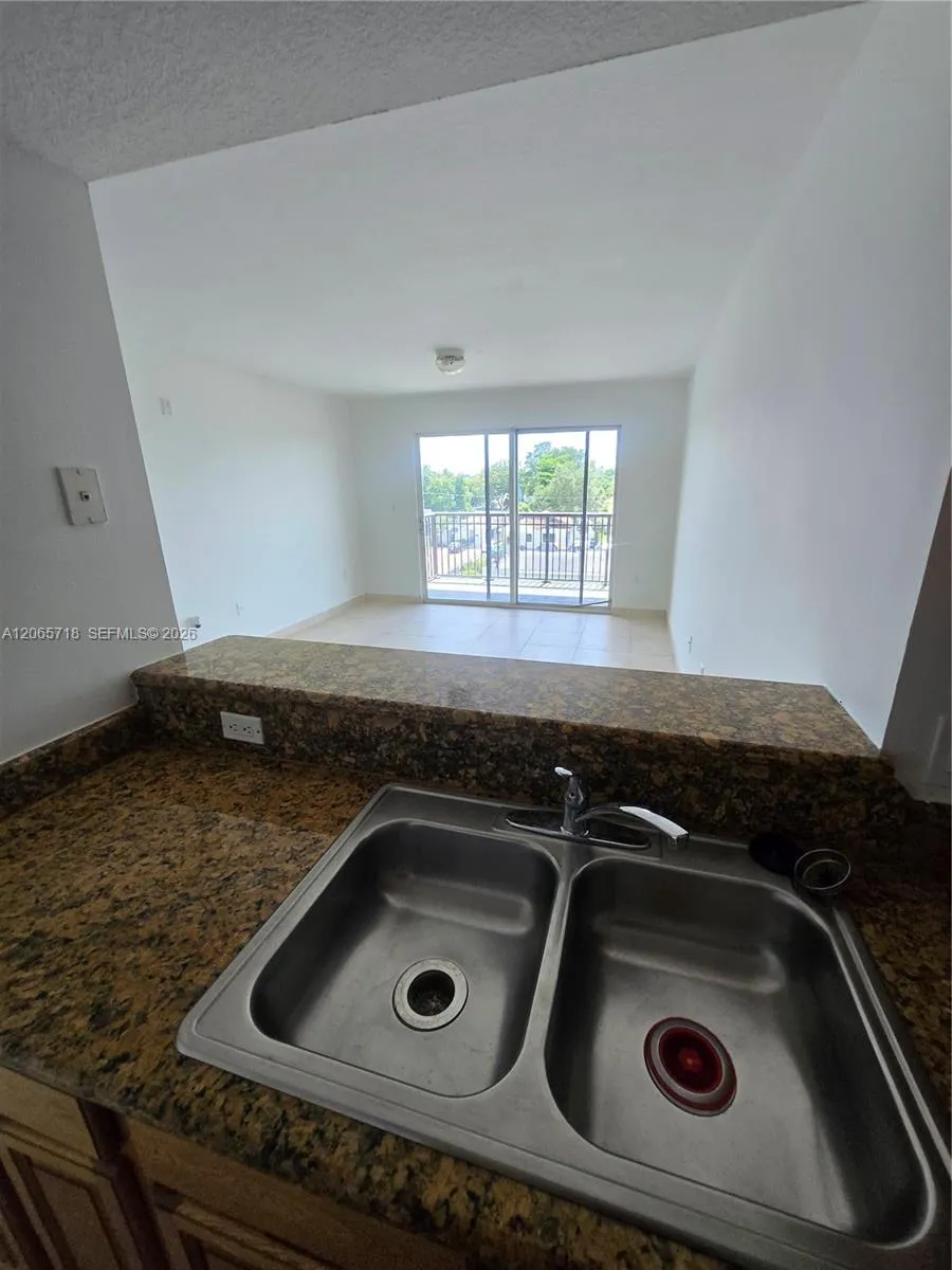 2647 NW 25th Ave #511 Miami, FL 33142