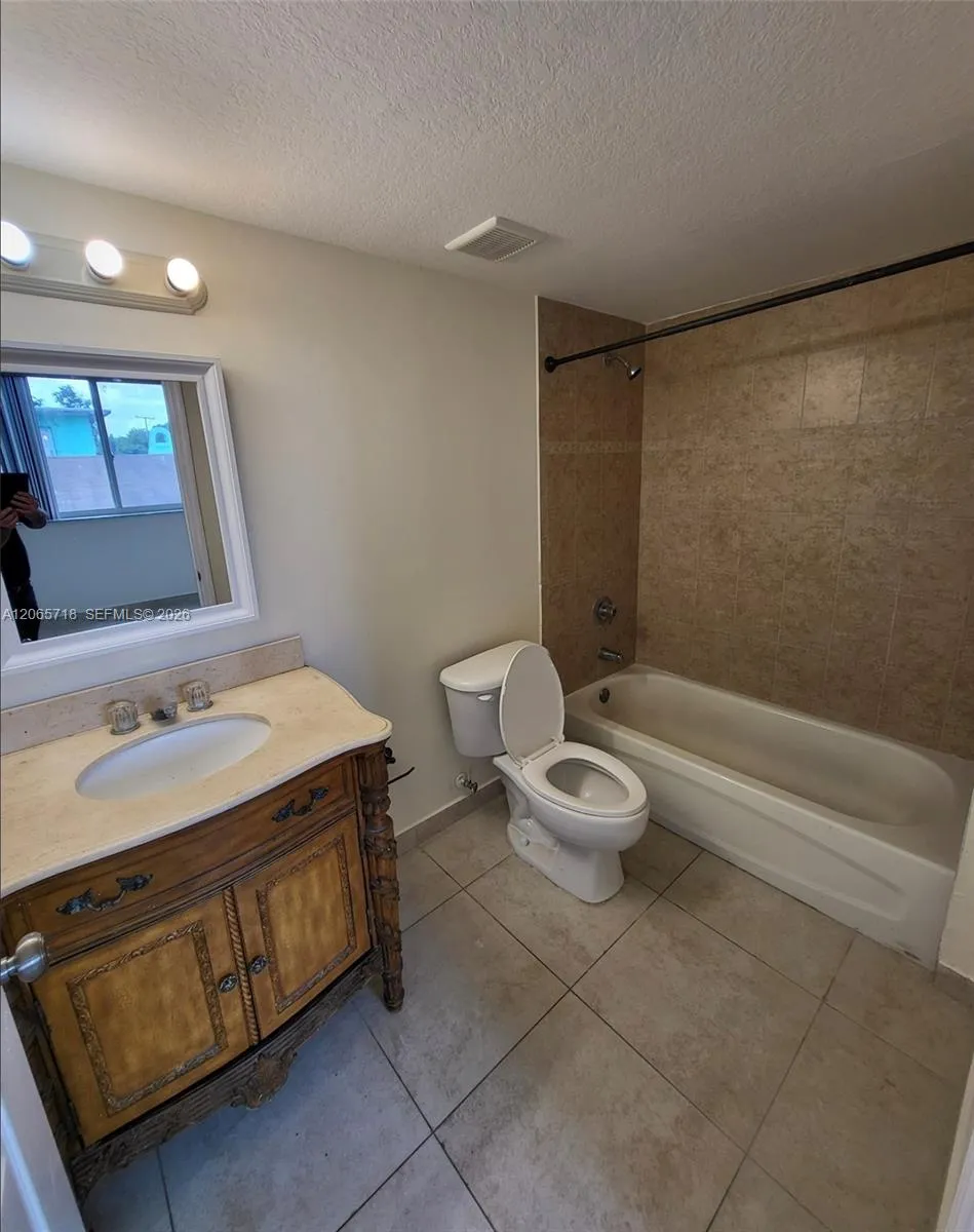 2647 NW 25th Ave #511 Miami, FL 33142