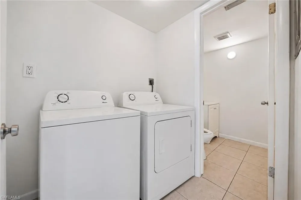 2173 white pine Circle #C Green Acres, FL 33415