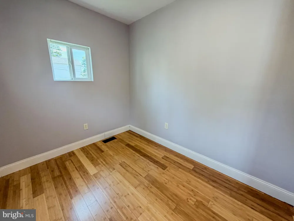1810 MCCAY AVENUE Upper Chichester, PA 19061