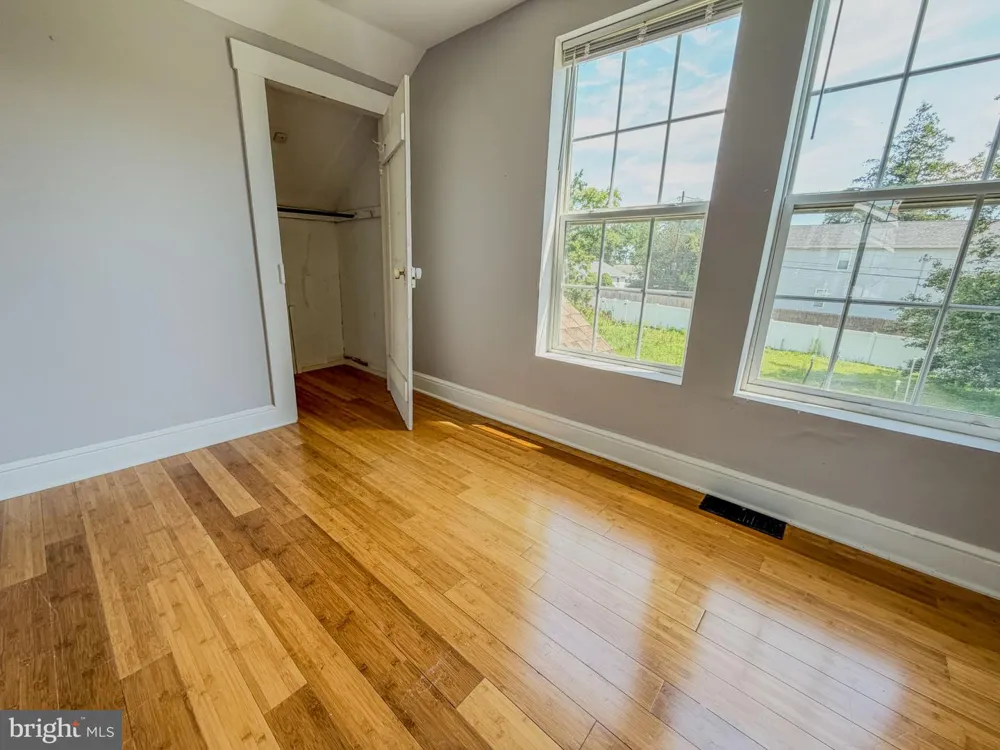 1810 MCCAY AVENUE Upper Chichester, PA 19061