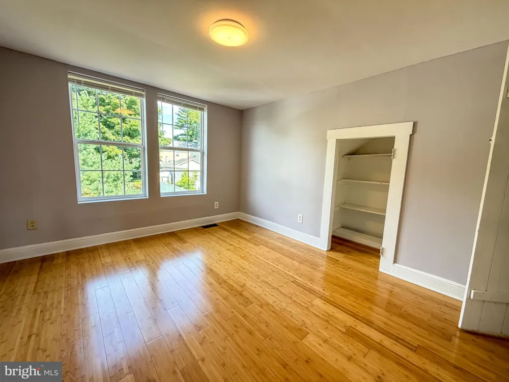 1810 MCCAY AVENUE Upper Chichester, PA 19061