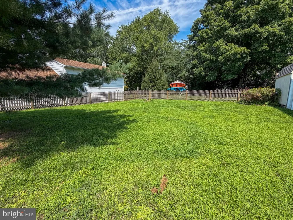 1810 MCCAY AVENUE Upper Chichester, PA 19061