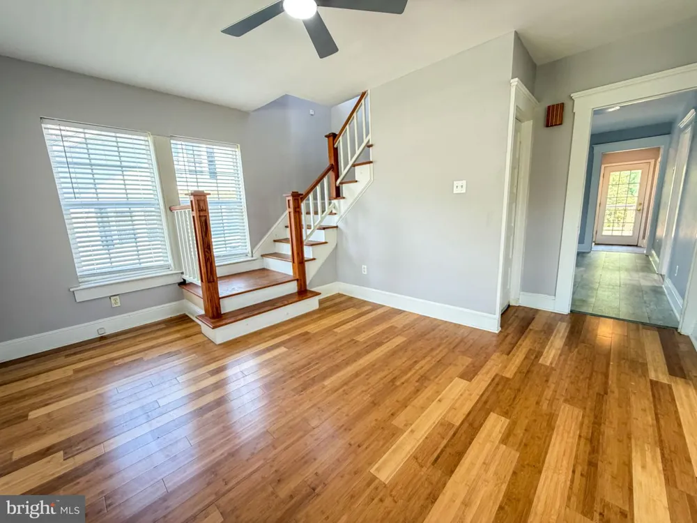 1810 MCCAY AVENUE Upper Chichester, PA 19061