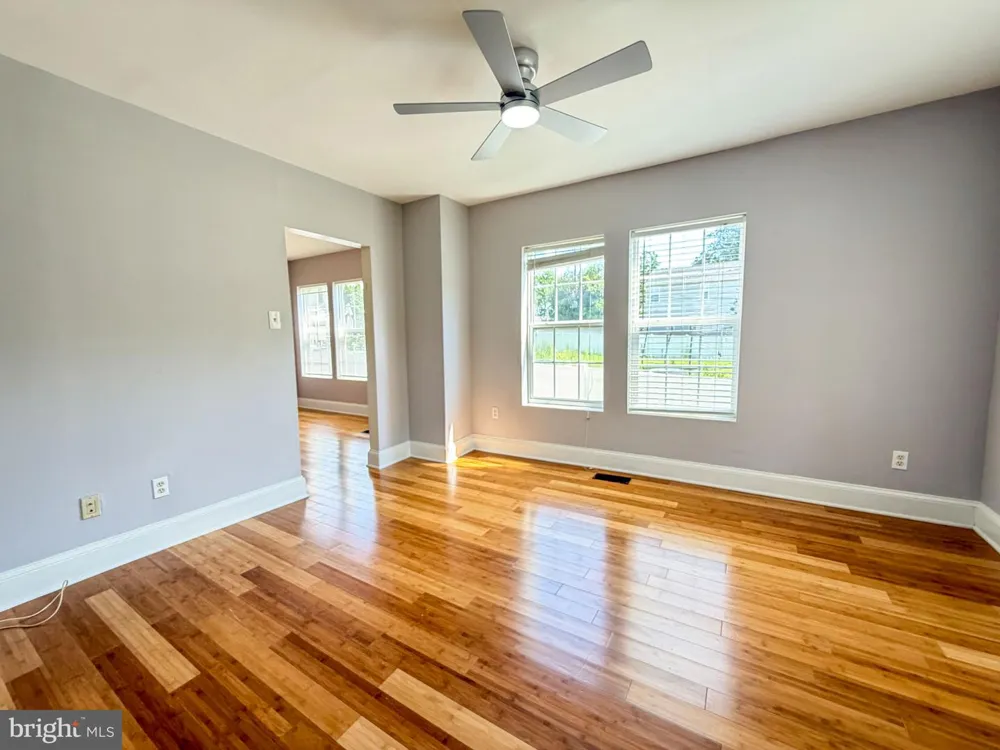 1810 MCCAY AVENUE Upper Chichester, PA 19061