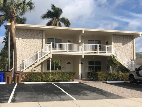 1221 SE 3rd Street #4