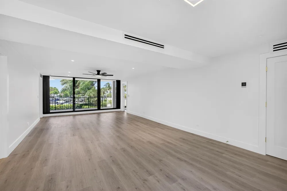 136 Lakeshore Drive North Palm Beach, FL 33408