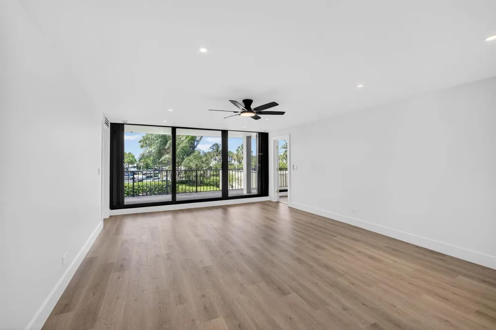 136 Lakeshore Drive North Palm Beach, FL 33408