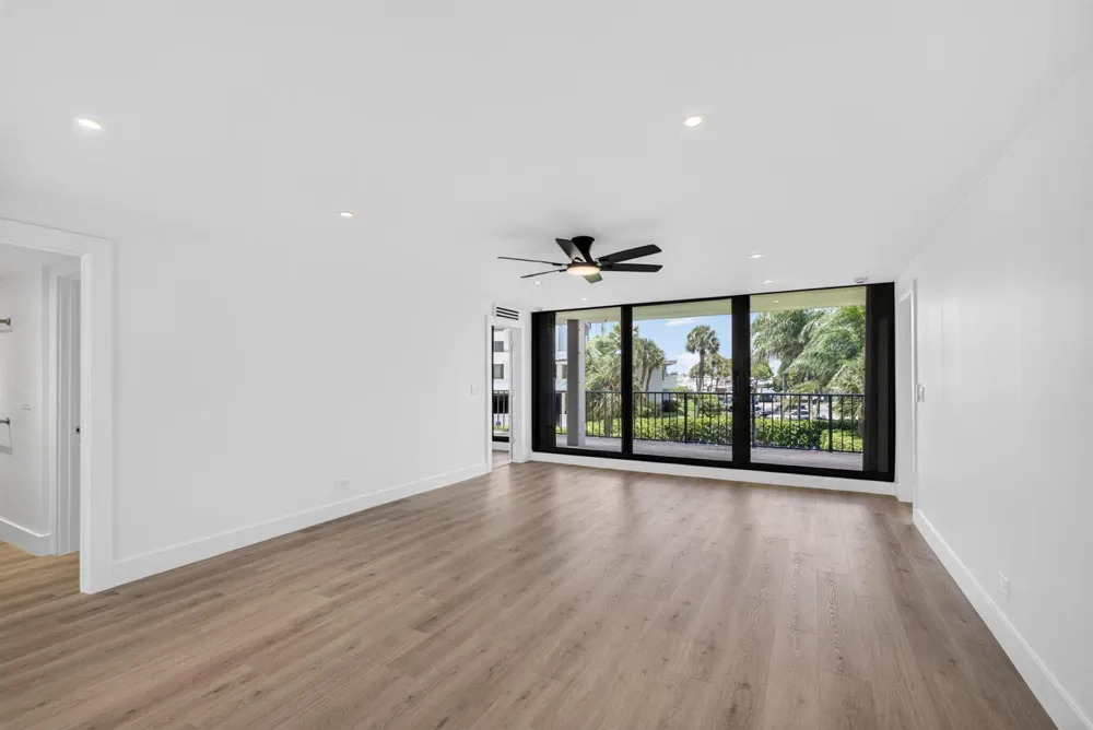 136 Lakeshore Drive North Palm Beach, FL 33408
