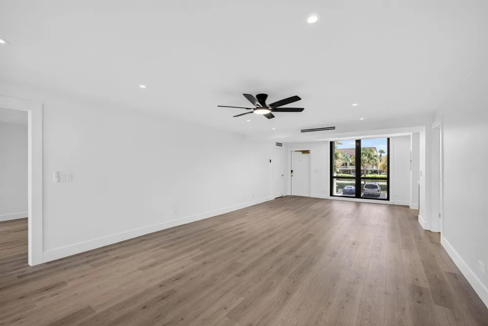 136 Lakeshore Drive North Palm Beach, FL 33408