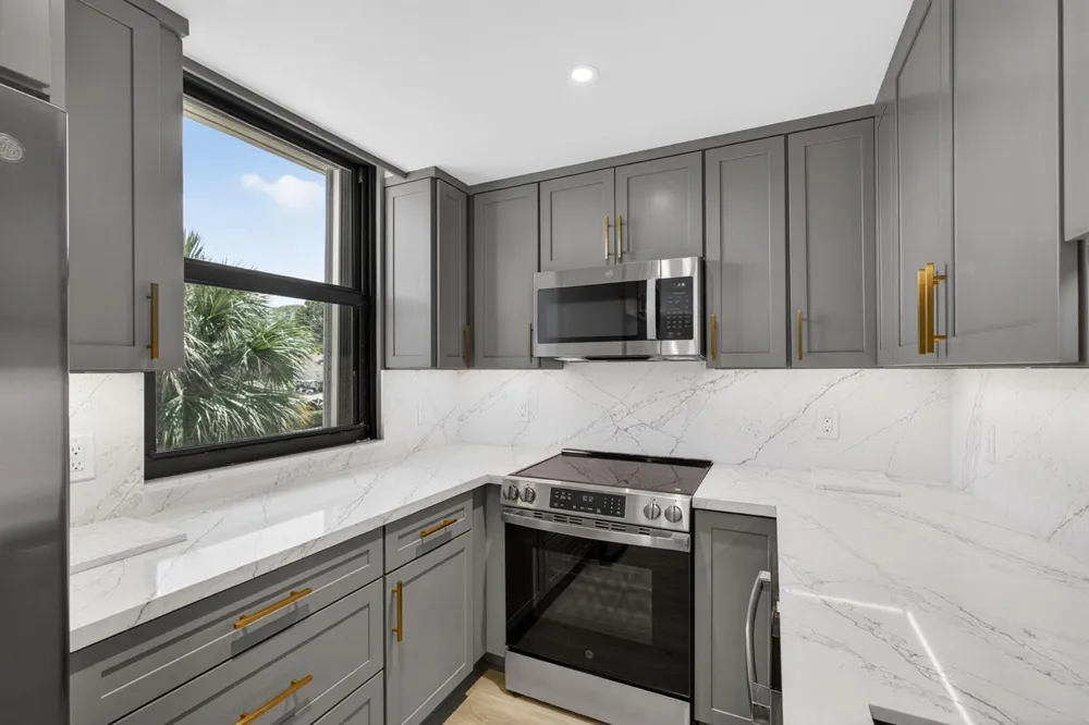 136 Lakeshore Drive North Palm Beach, FL 33408