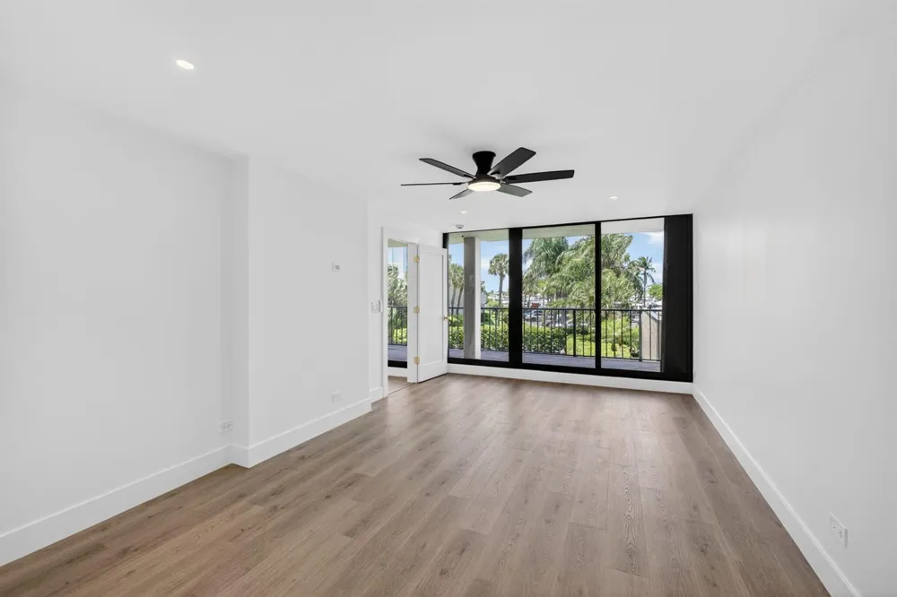 136 Lakeshore Drive North Palm Beach, FL 33408