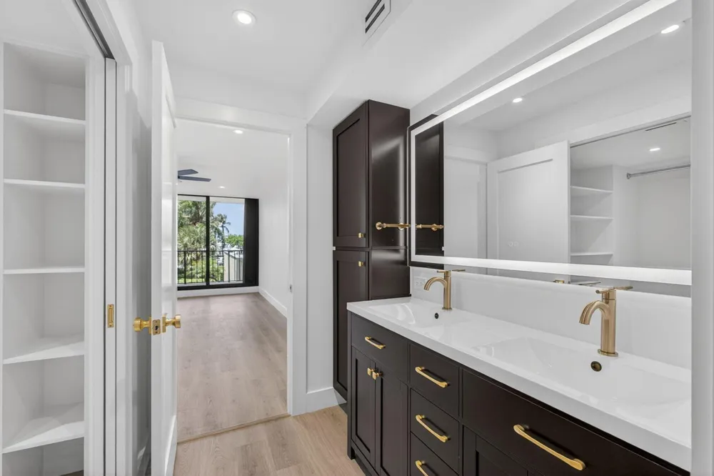 136 Lakeshore Drive North Palm Beach, FL 33408