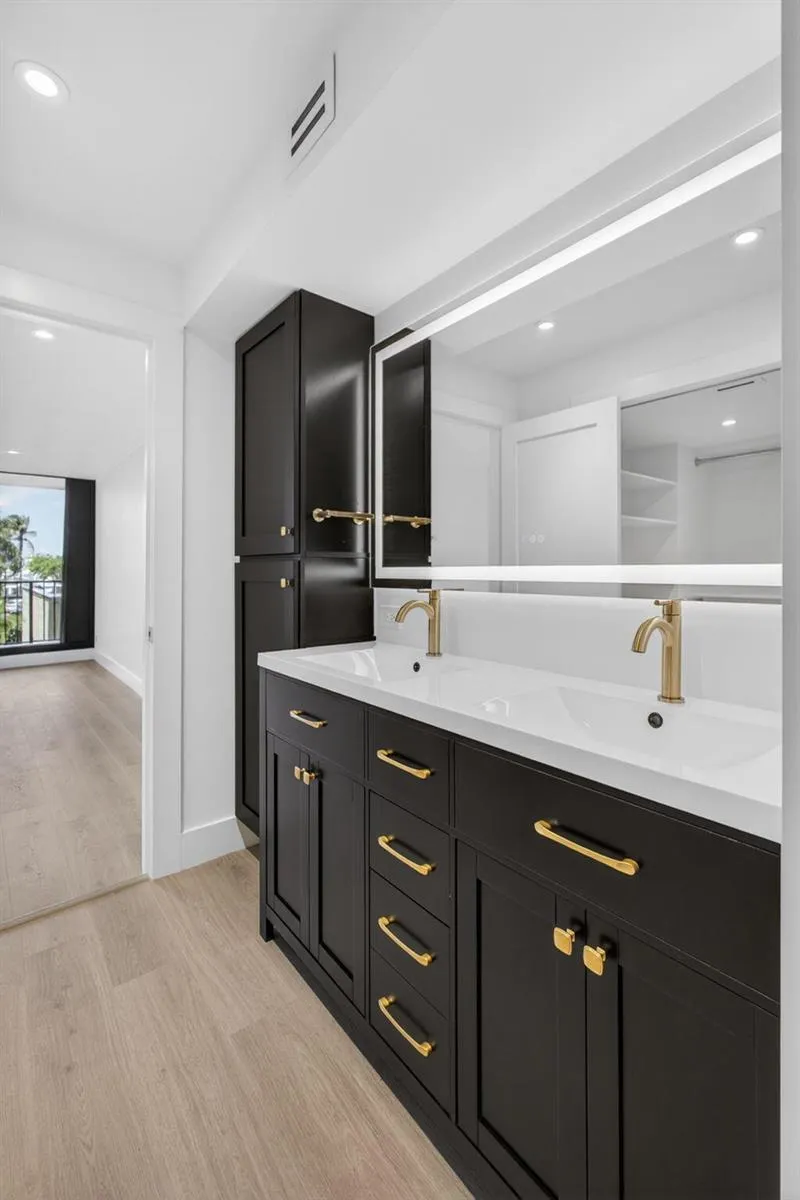 136 Lakeshore Drive North Palm Beach, FL 33408