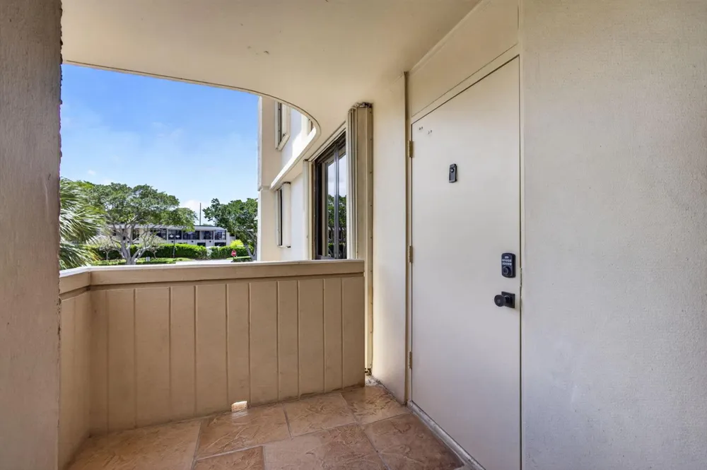 136 Lakeshore Drive North Palm Beach, FL 33408