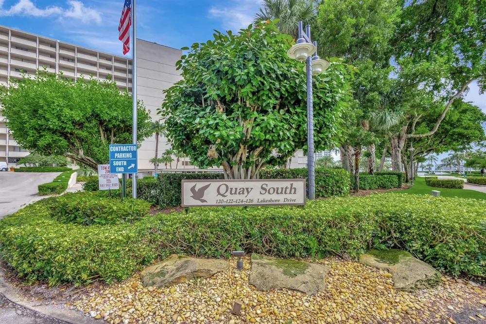 136 Lakeshore Drive North Palm Beach, FL 33408