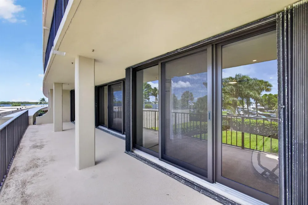 136 Lakeshore Drive North Palm Beach, FL 33408