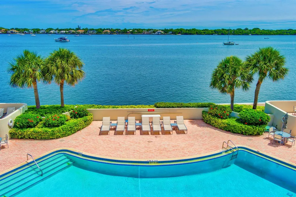 136 Lakeshore Drive North Palm Beach, FL 33408