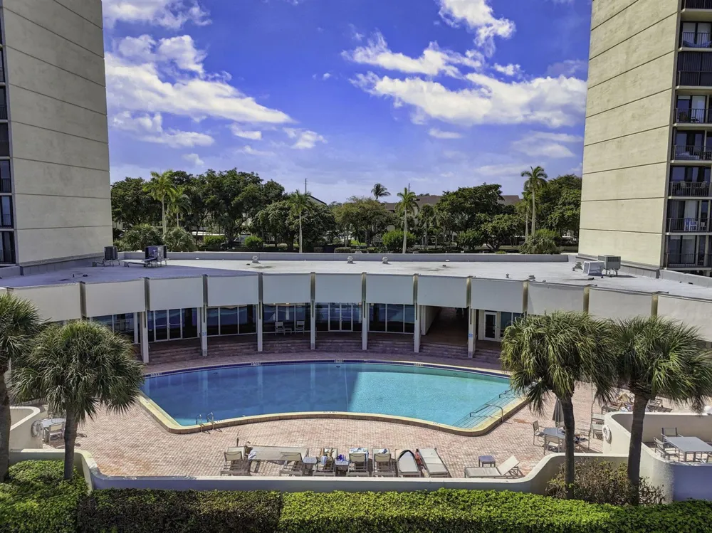 136 Lakeshore Drive North Palm Beach, FL 33408