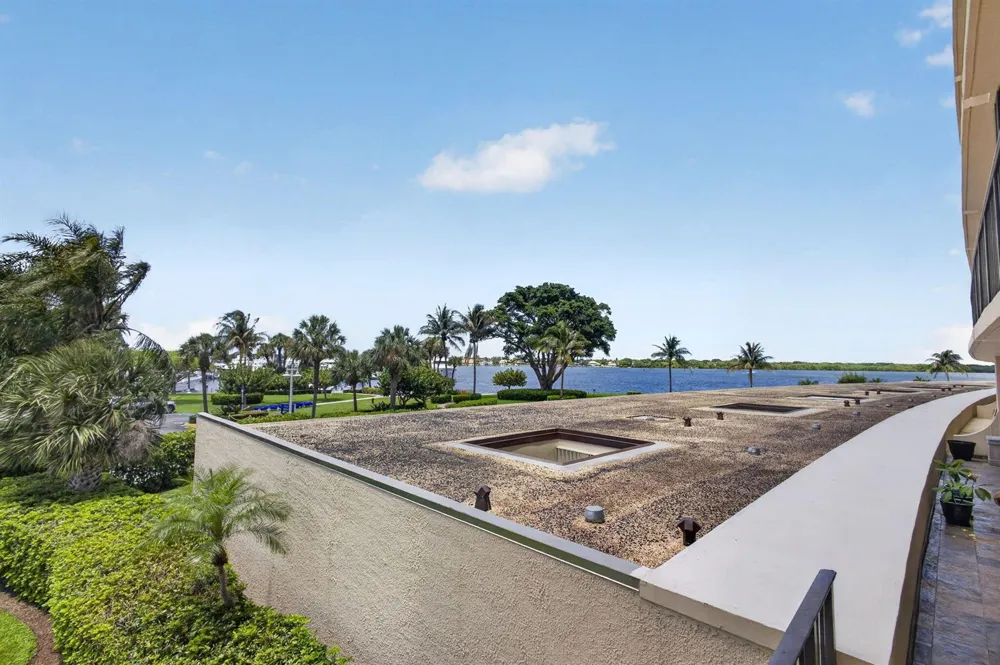 136 Lakeshore Drive North Palm Beach, FL 33408