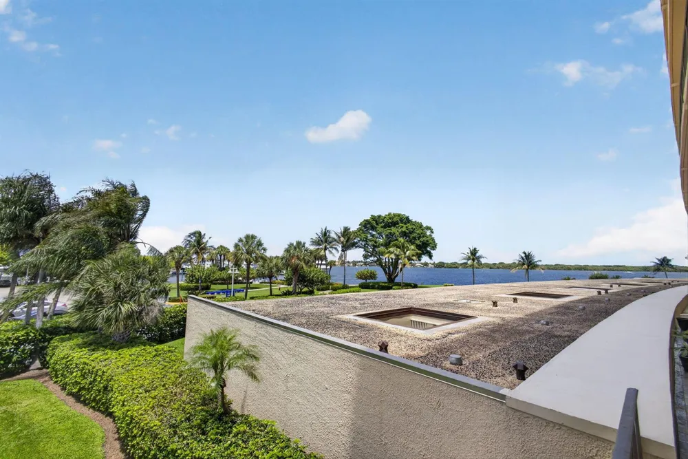 136 Lakeshore Drive North Palm Beach, FL 33408