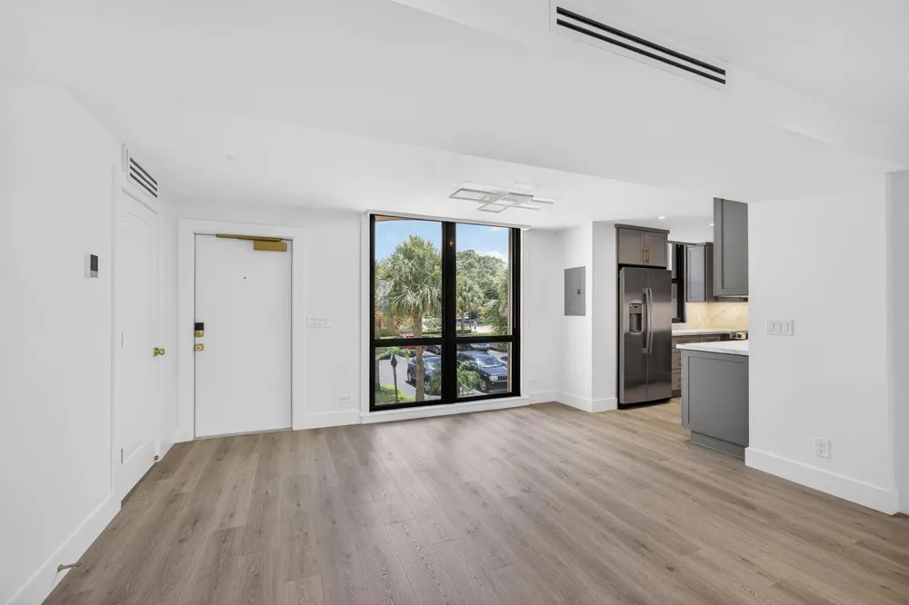 136 Lakeshore Drive North Palm Beach, FL 33408