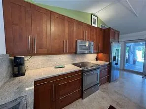 2701 NE 27th Court Fort Lauderdale, FL 33306