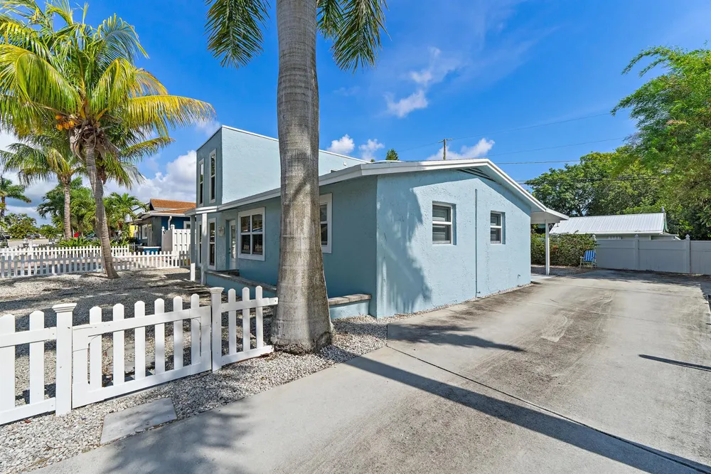 1779 Len Drive #1 North Palm Beach, FL 33408
