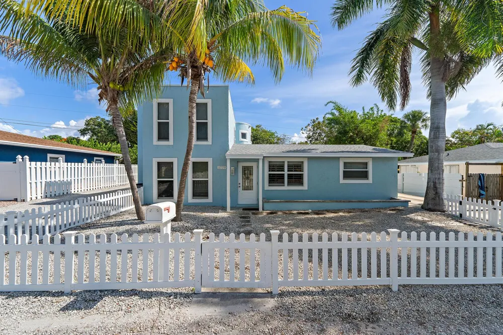 1779 Len Drive #1 North Palm Beach, FL 33408