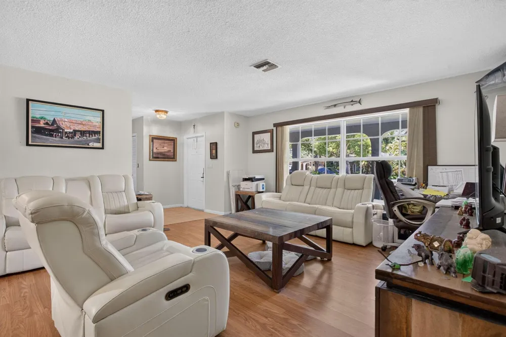 7501 NW 6th Street Plantation, FL 33317