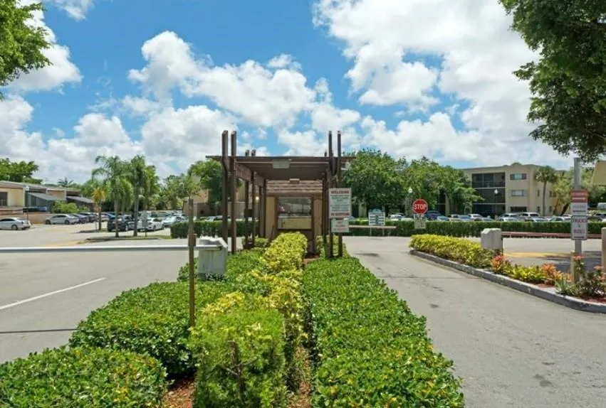 8015 SW 107th Avenue SW #218 Miami, FL 33173