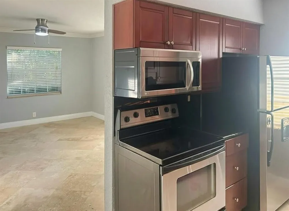 51 NE 24th Street #6 Wilton Manors, FL 33305