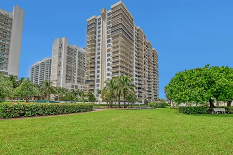 3400 Ocean Drive #101
