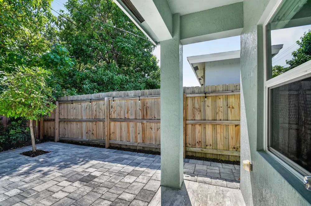 2694 Nokomis Avenue West Palm Beach, FL 33409