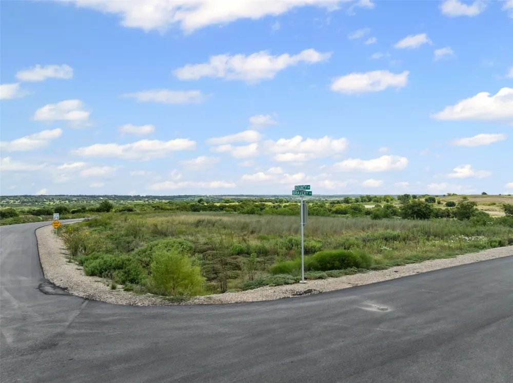 3517 Bravery Drive Cresson, TX 76035