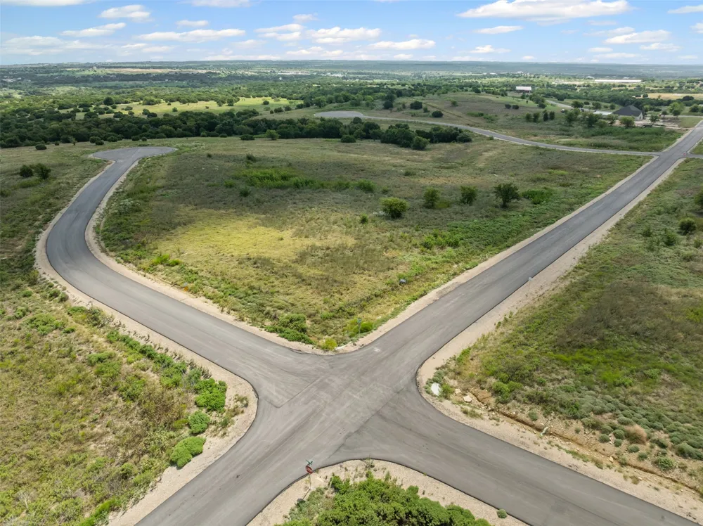 3517 Bravery Drive Cresson, TX 76035