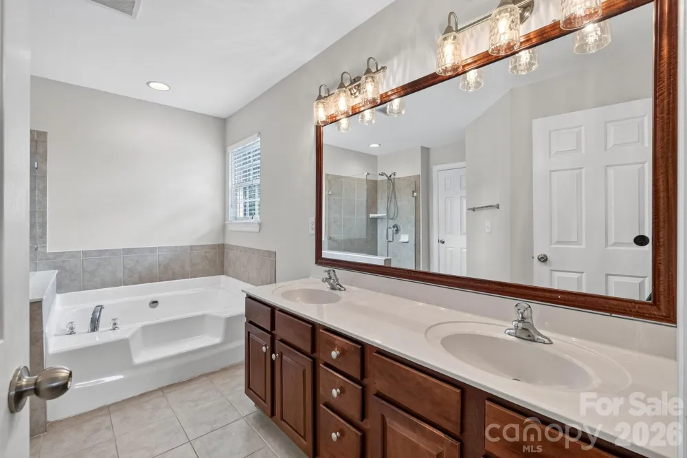 127 Corona Circle Mooresville, NC 28117
