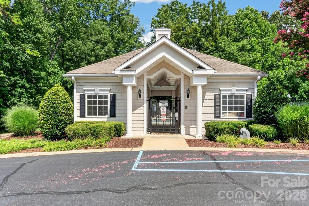 127 Corona Circle Mooresville, NC 28117