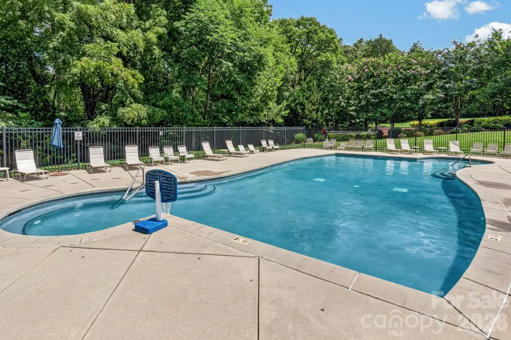 127 Corona Circle Mooresville, NC 28117